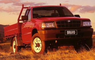 B2500 4x4 Cab Plus pana in 1999