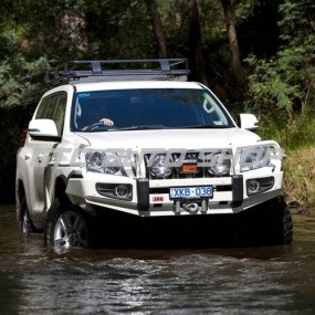 Bara fata ARB DeLuxe Toyota Landcruiser 150 (cu overfendere si senzori de parcare)