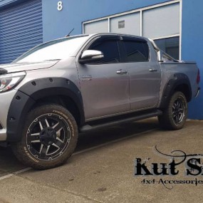 Overfendere Kut-Snake Hilux Revo 2015-2019 75mm textured