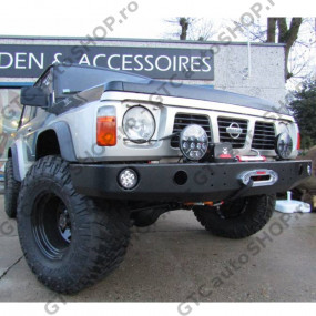 Bara fata F4x4 Nissan Patrol Y60 cu proiectoare