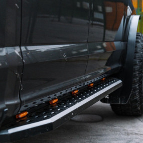 Set praguri laterale Q30 Mitsubishi L200 (2020+) AQM4WD